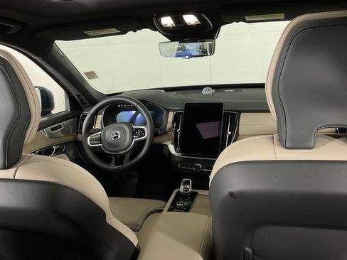 Certified 2025 Volvo XC90 B6 Ultra w/ Protection Package Premier AWD/4WD image 16