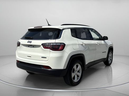 Used 2019 Jeep Compass Latitude image 3