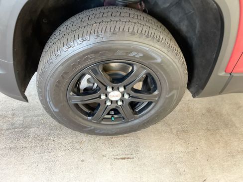 Used 2020 GMC Acadia AT4 w/ Driver Alert Package II AWD/4WD image 10