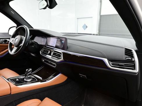 Used 2021 BMW X5 M50i w/ Premium Package image 16