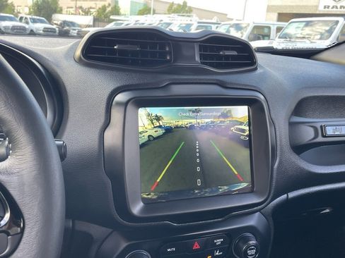 Used 2021 Jeep Renegade Latitude image 28