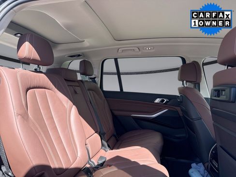 Used 2022 BMW X7 xDrive40i image 32
