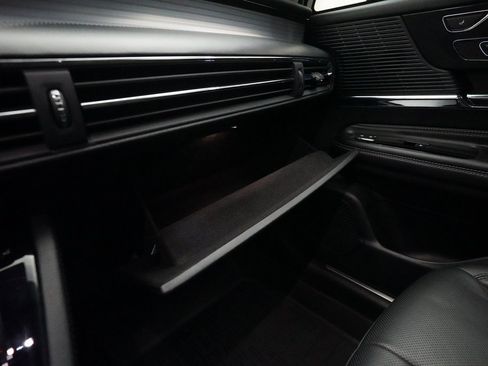 Used 2022 Lincoln Corsair AWD w/ Premium Package image 30