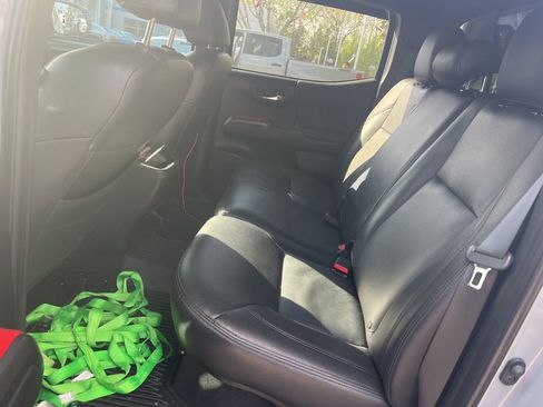 Used 2020 Toyota Tacoma TRD Sport image 8