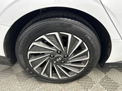 Used 2025 Hyundai Sonata Limited FWD image 19