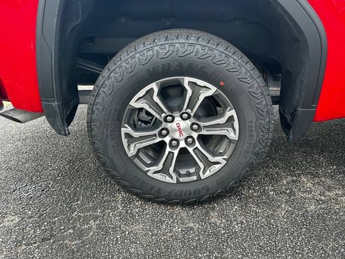 New 2026 GMC Sierra 1500 SLE w/ Preferred Package AWD/4WD image 32