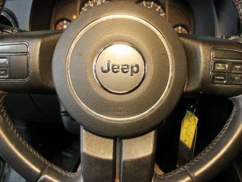 Used 2016 Jeep Patriot High Altitude image 18