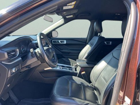 Used 2020 Ford Explorer XLT w/ Equipment Group 202A image 27