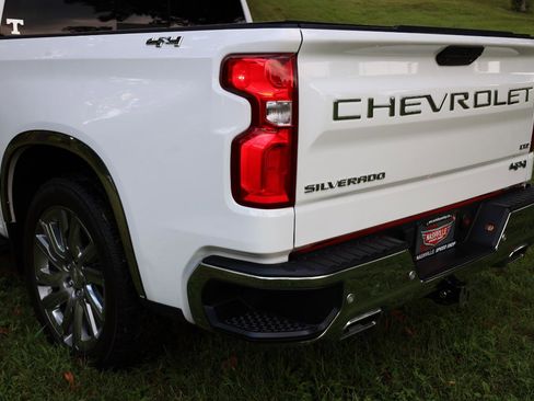 Used 2022 Chevrolet Silverado 1500 LTZ w/ LTZ Premium Package AWD/4WD image 6