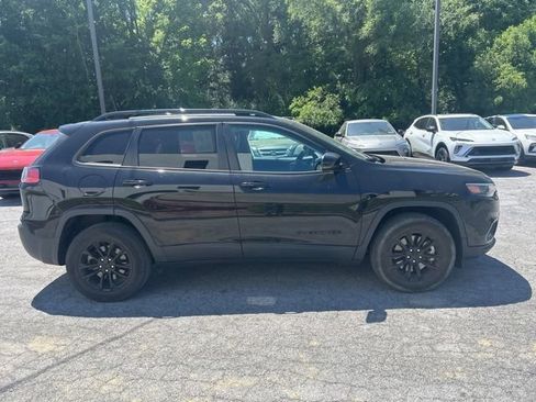 Used 2023 Jeep Cherokee Altitude Lux AWD/4WD image 2