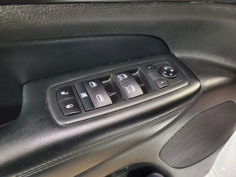 Used 2020 Jeep Grand Cherokee Altitude image 13