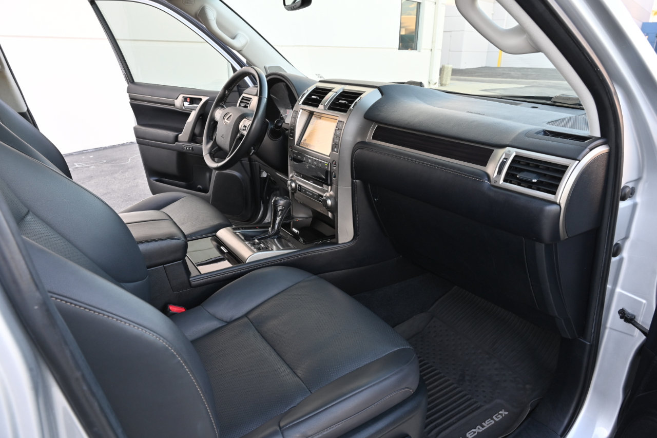 Used 2018 Lexus GX 460 w/ Navigation Package AWD/4WD image 11