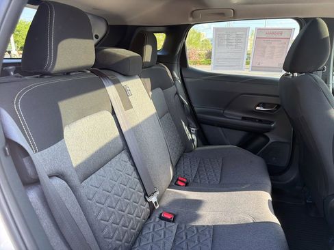 Used 2025 Nissan Kicks SV w/ SV Premium Package image 14