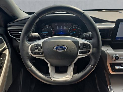 Certified 2022 Ford Explorer XLT w/ Equipment Group 202A image 13