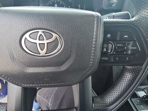 Certified 2024 Toyota Tacoma SR5 AWD/4WD image 12