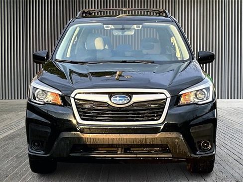 Used 2020 Subaru Forester Premium image 3