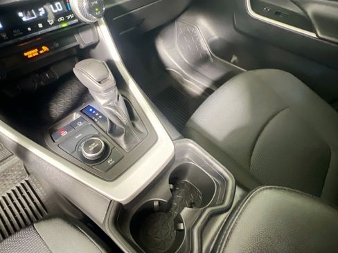 Used 2021 Toyota RAV4 LE image 25