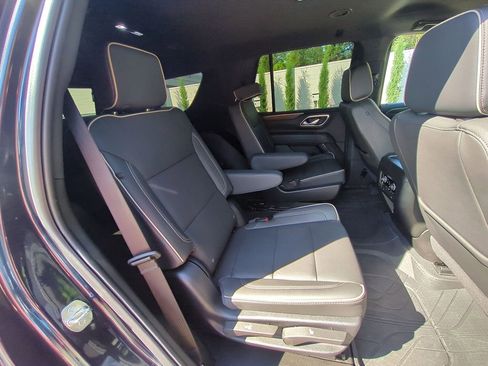 Used 2024 Chevrolet Tahoe Premier AWD/4WD image 34