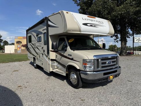 Used 2016 Ford E-450 and Econoline 450 Super Duty w/ Motorhome Prep Package RWD image 9
