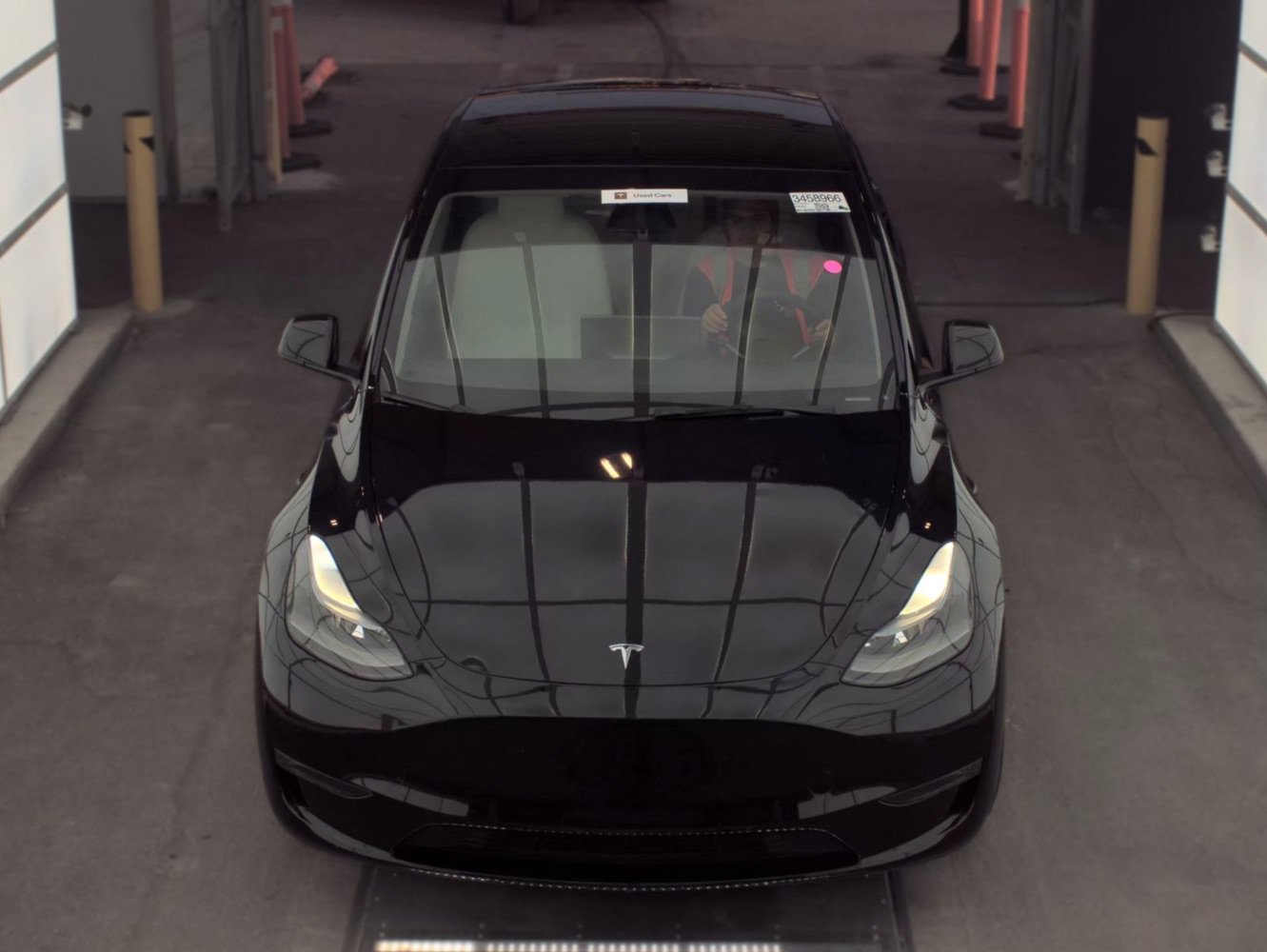Used 2023 Tesla Model Y Long Range AWD/4WD image 2