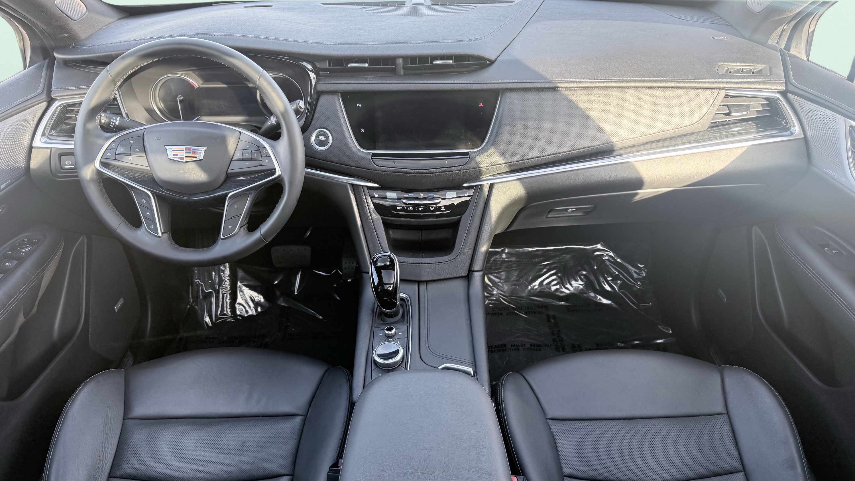 Used 2025 Cadillac XT5 Premium Luxury FWD image 3