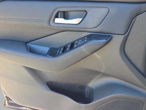 New 2026 Nissan Rogue SV FWD image 27
