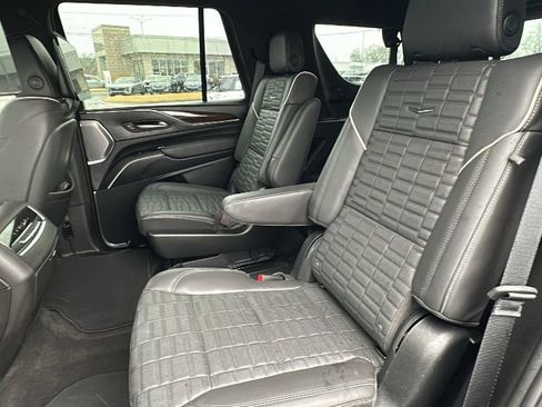 Used 2023 Cadillac Escalade Sport Platinum w/ LPO, ONYX Package image 13