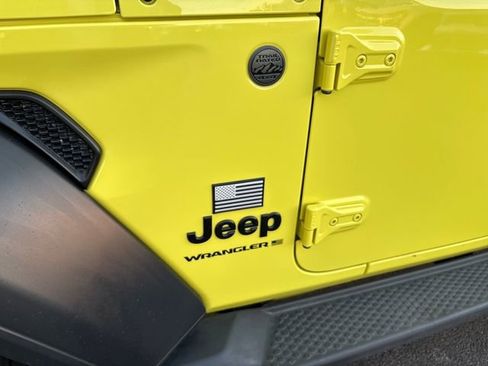Used 2023 Jeep Wrangler Sport S image 6
