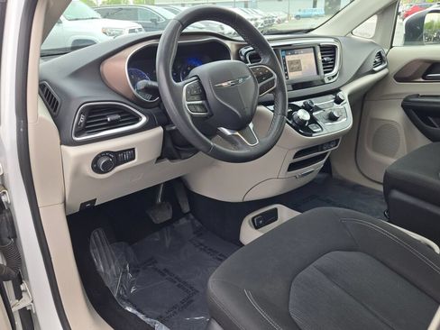 Certified 2023 Chrysler Voyager LX FWD image 26