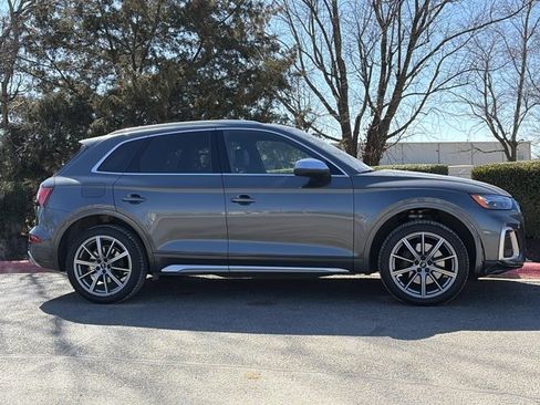 Used 2024 Audi SQ5 Premium image 2