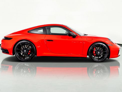 Used 2020 Porsche 911 Carrera 4S w/ Sport Package image 5