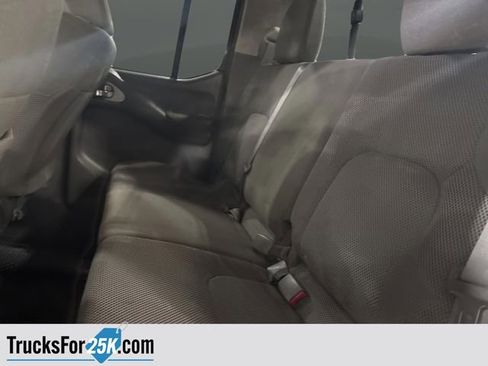 Used 2019 Nissan Frontier SV image 26