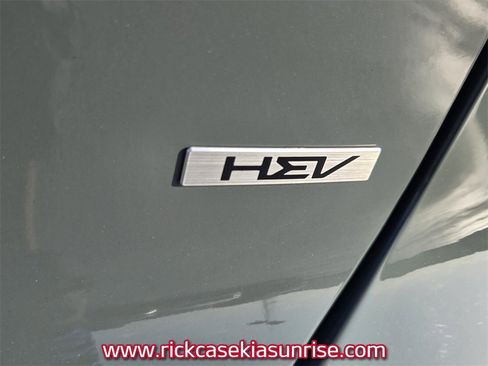 Used 2023 Kia Niro EX image 10