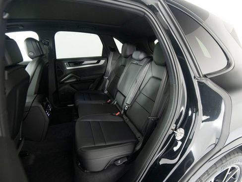 New 2026 Porsche Cayenne AWD/4WD image 39