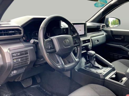Used 2024 Toyota Tacoma SR5 RWD image 17