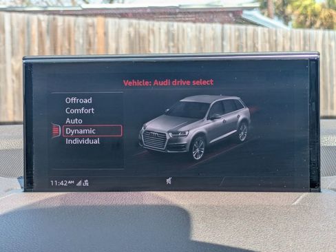 Used 2019 Audi Q7 2.0T Premium Plus w/ Premium Plus Package AWD/4WD image 18