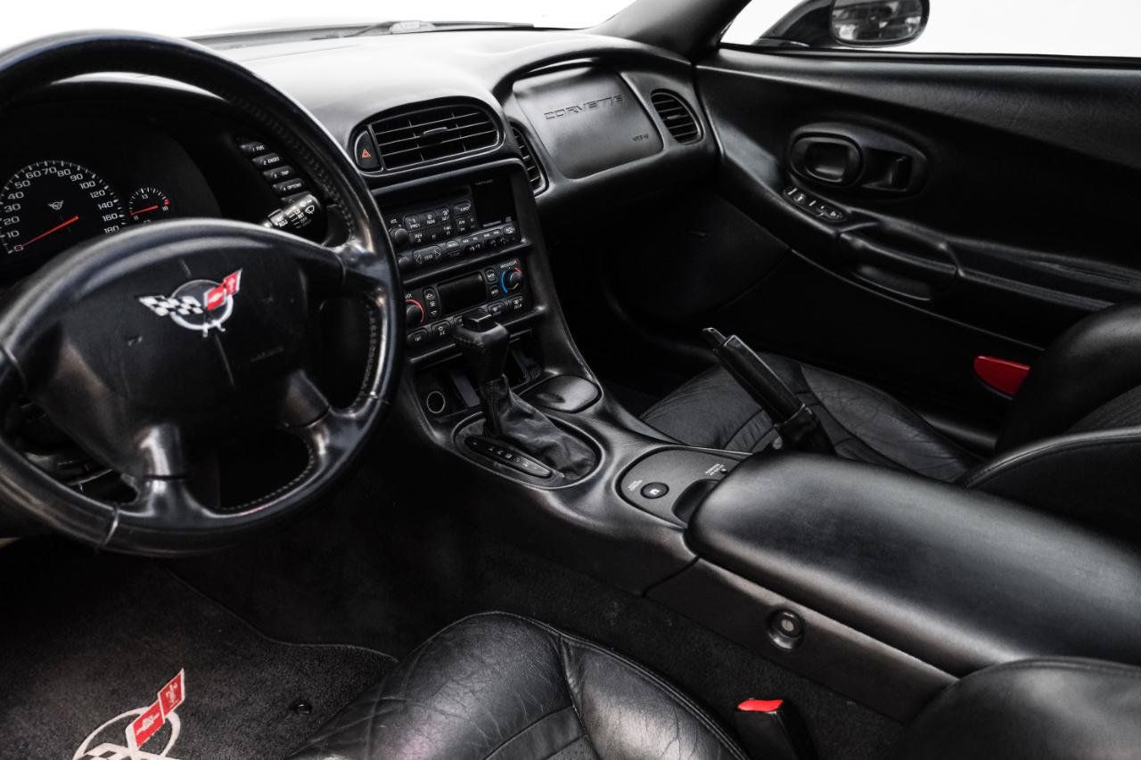 Used 2001 Chevrolet Corvette Coupe w/ Preferred Equipment Group2 RWD image 16