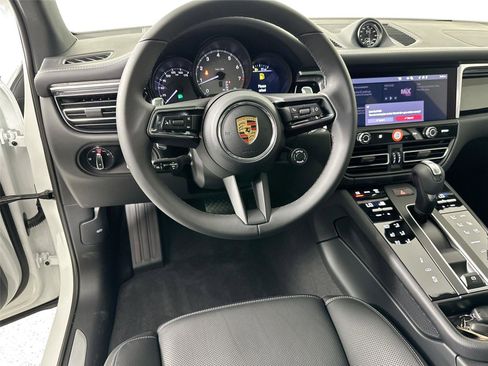 Certified 2026 Porsche Macan S AWD/4WD image 18