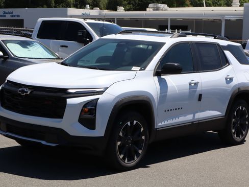 New 2026 Chevrolet Equinox RS FWD image 3
