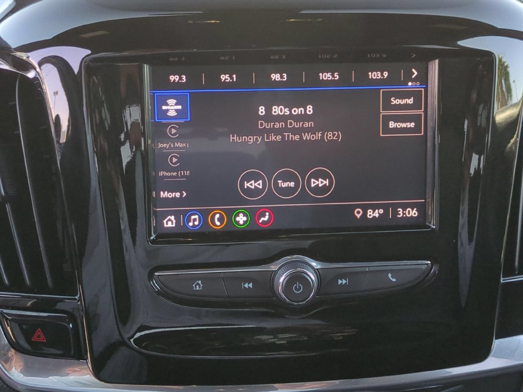 Used 2023 Chevrolet Traverse LT FWD image 16