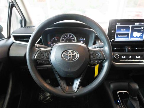Used 2020 Toyota Corolla LE FWD image 21