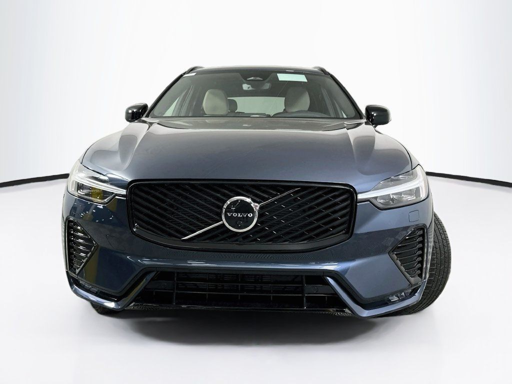 Used 2026 Volvo XC60 B5 Plus w/ Protection Package Premier AWD/4WD image 5