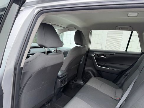 Used 2024 Toyota RAV4 XLE FWD image 17