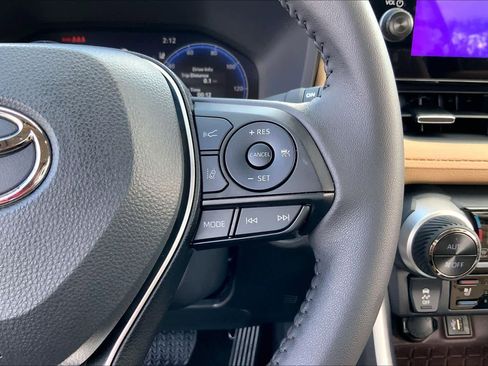 Used 2025 Toyota RAV4 Limited image 23