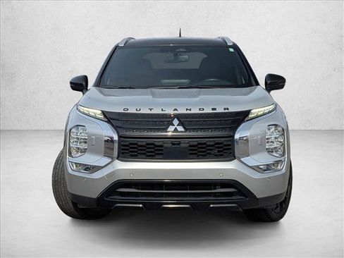 Used 2023 Mitsubishi Outlander SEL image 2