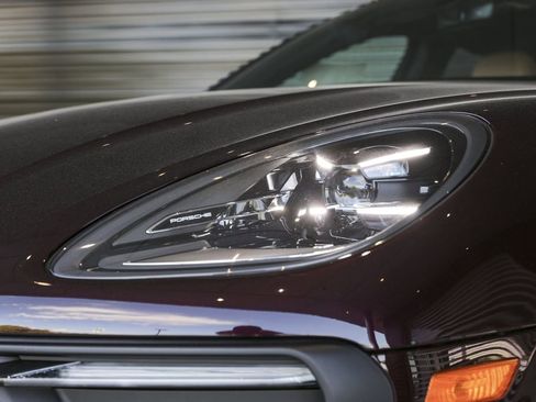 New 2026 Porsche Macan AWD/4WD image 12