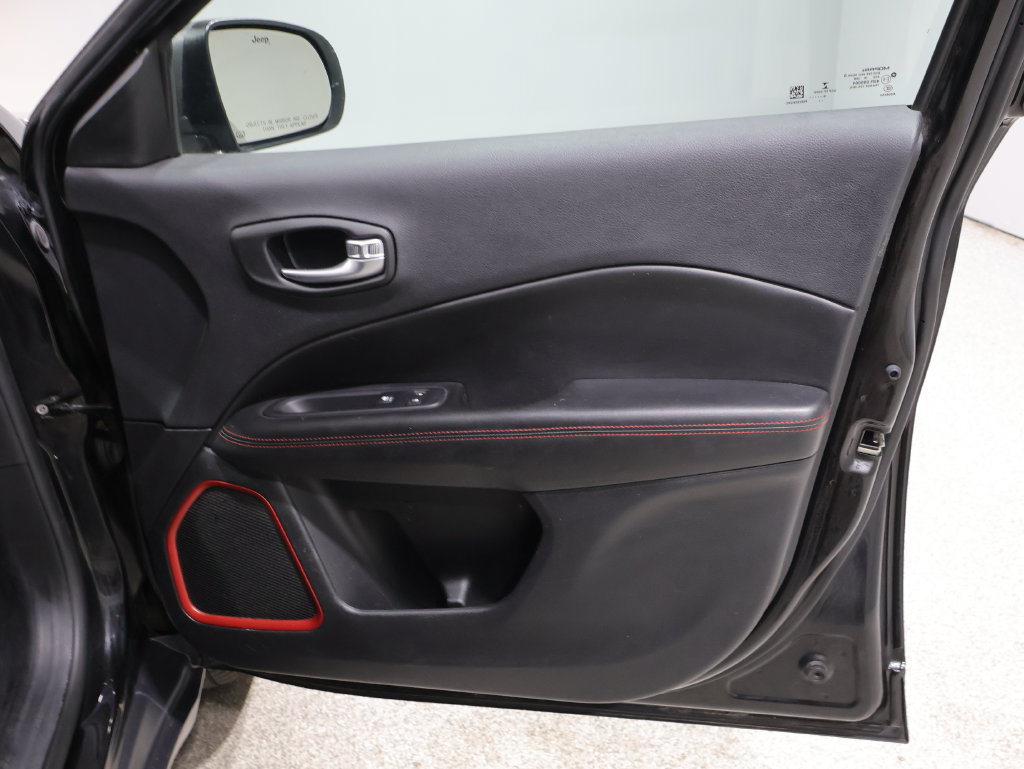 Used 2019 Jeep Compass Trailhawk AWD/4WD image 23