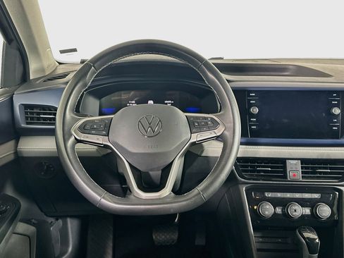 Used 2024 Volkswagen Taos SE FWD image 18