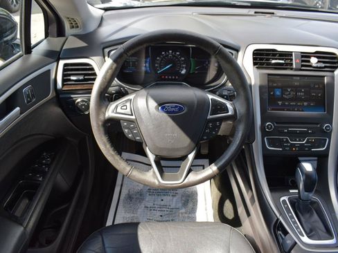Used 2016 Ford Fusion SE w/ Equipment Group 202A AWD/4WD image 17