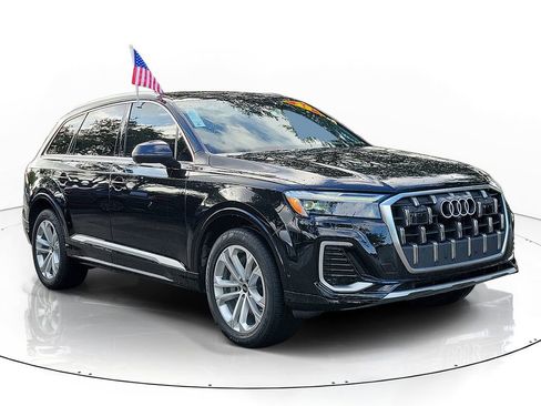 Used 2025 Audi Q7 2.0T Premium w/ Convenience Package AWD/4WD image 2